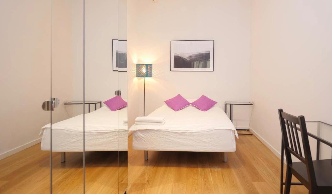 Oasis Apartments & Studios Old Town Center บาร์เซโลนา ภายนอก รูปภาพ