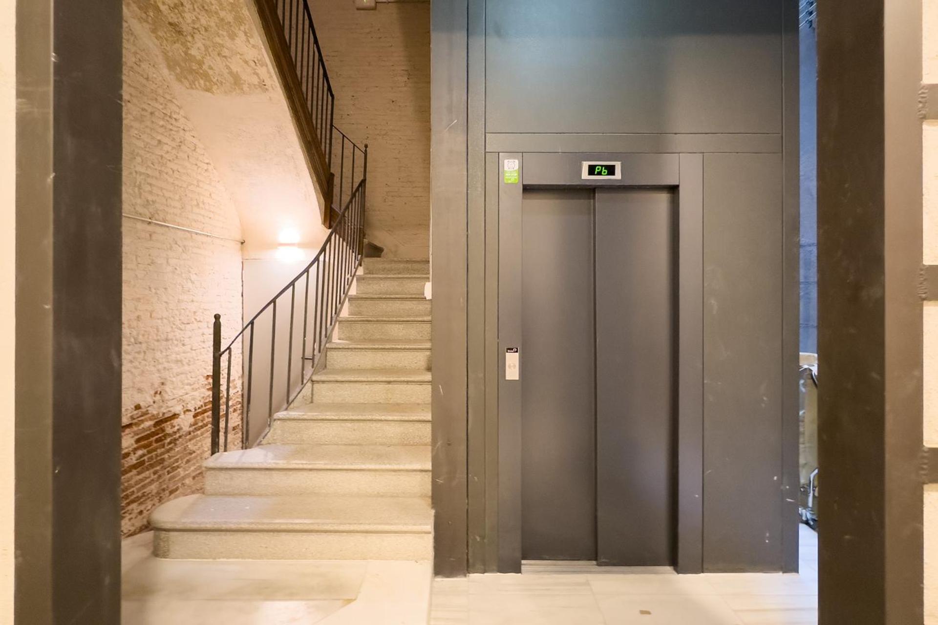 Oasis Apartments & Studios Old Town Center บาร์เซโลนา ภายนอก รูปภาพ