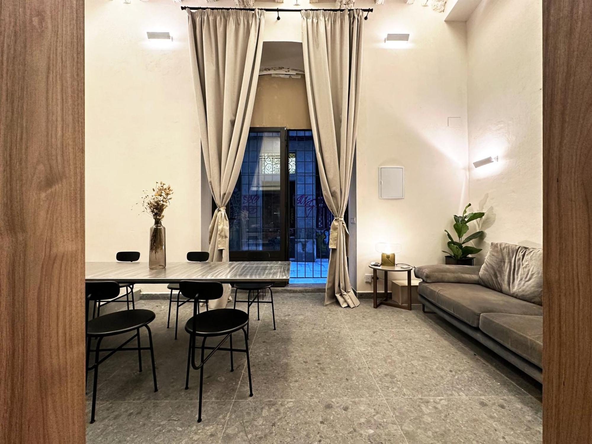 Oasis Apartments & Studios Old Town Center บาร์เซโลนา ภายนอก รูปภาพ