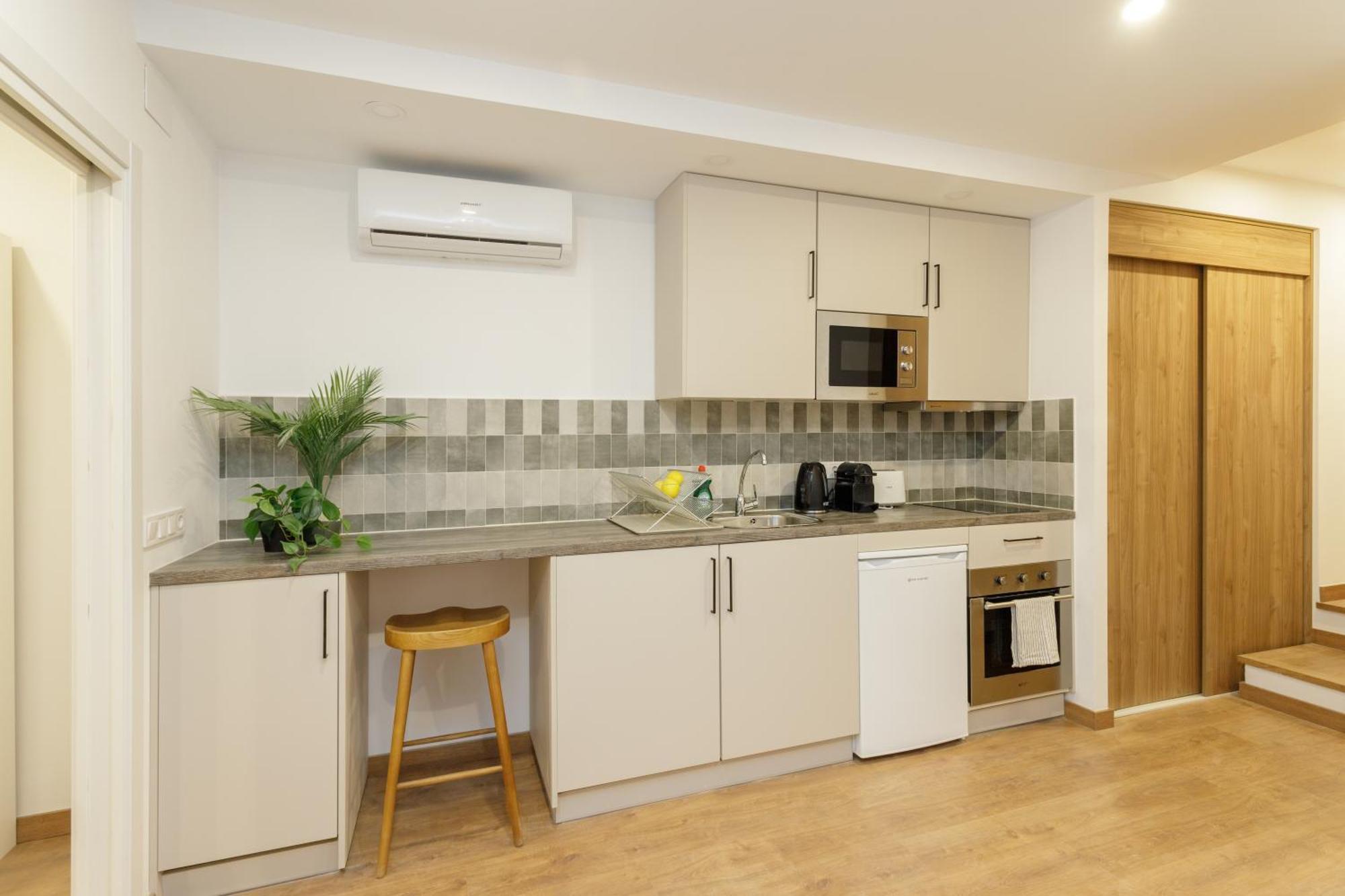 Oasis Apartments & Studios Old Town Center บาร์เซโลนา ภายนอก รูปภาพ
